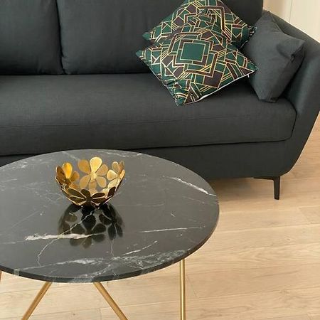 Brand New 1 Bedroom Flat With Parking- 5 Min Paris Pte De Versailles Issy-les-Moulineaux Dış mekan fotoğraf