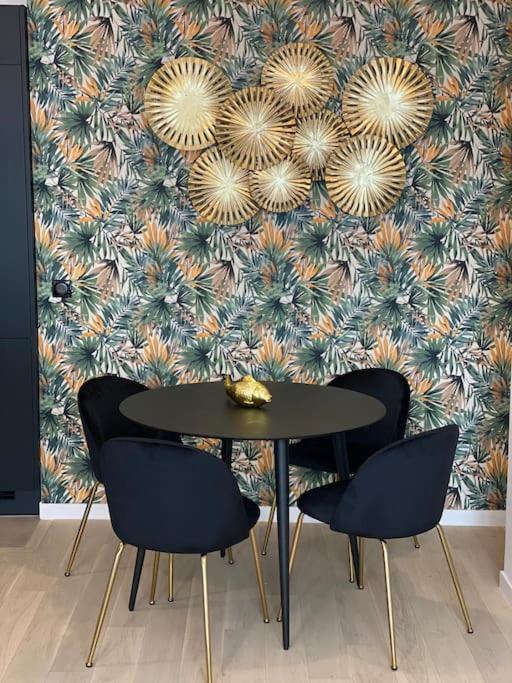 Brand New 1 Bedroom Flat With Parking- 5 Min Paris Pte De Versailles Issy-les-Moulineaux Dış mekan fotoğraf